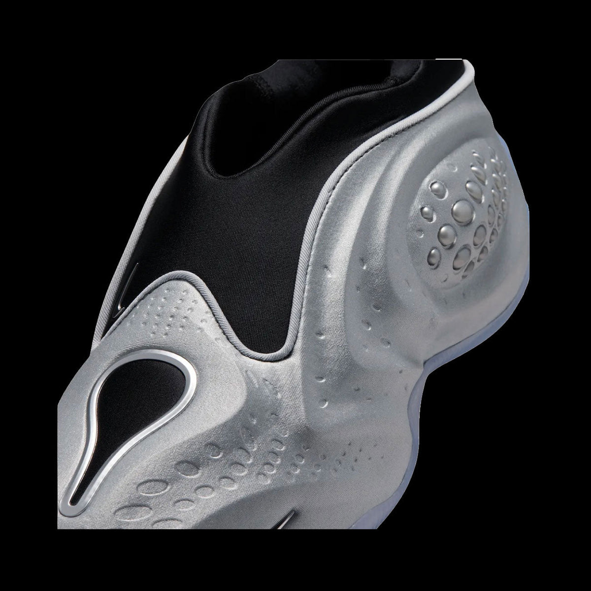 WMNS Nike First Sight (Metallic Silver/Metallic Silver-Black)
